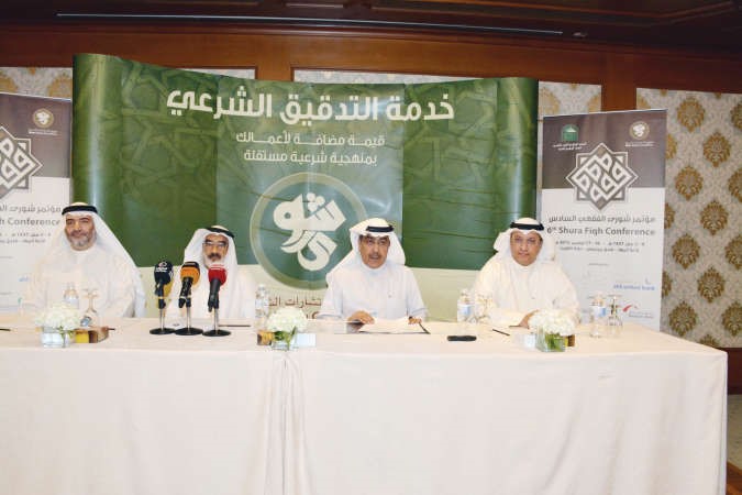 الزميل عدنان الراشد متوسطا دعجيل النشمي ودعبدالستار القطان وبدر الحماد	ريليش كومار﻿