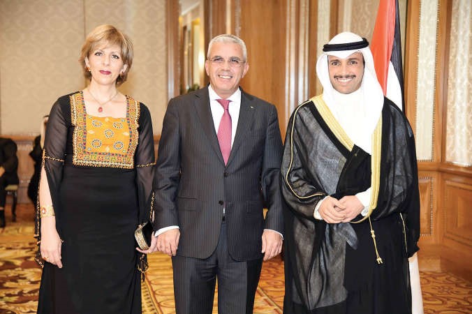﻿رئيس مجلس الامة مرزوق الغانم مباركا للسفير الفلسطيني﻿