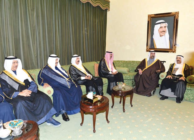 صاحب السمو الامير الشيخ صباح الاحمد وسمو ولي العهد الشيخ نواف الاحمد وسمو الشيخ سالم العلي وسمو الشيخ ناصر المحمد وسمو الشيخ جابر المبارك والشيخ جابر العبدالله ﻿
