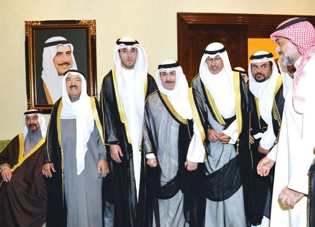 صاحب السمو الامير الشيخ صباح الاحمد يقدم التهاني ﻿