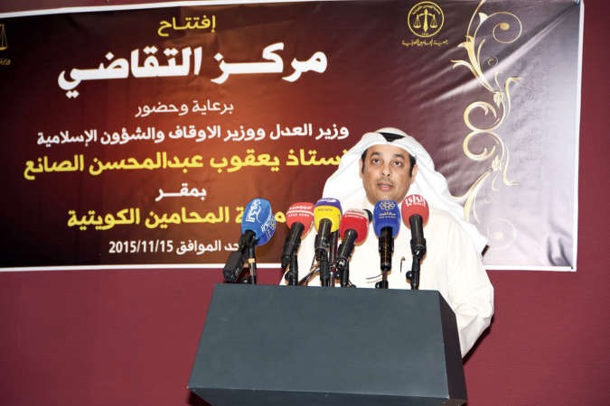 يعقوب الصانع ملقيا كلمته﻿