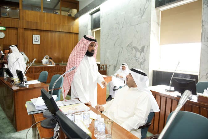 حديث بين اسامة العتيبي ومانع العجمي 