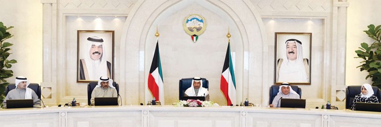 سمو الشيخ جابر المبارك مترئسا اجتماع مجلس الوزراء امس ﻿