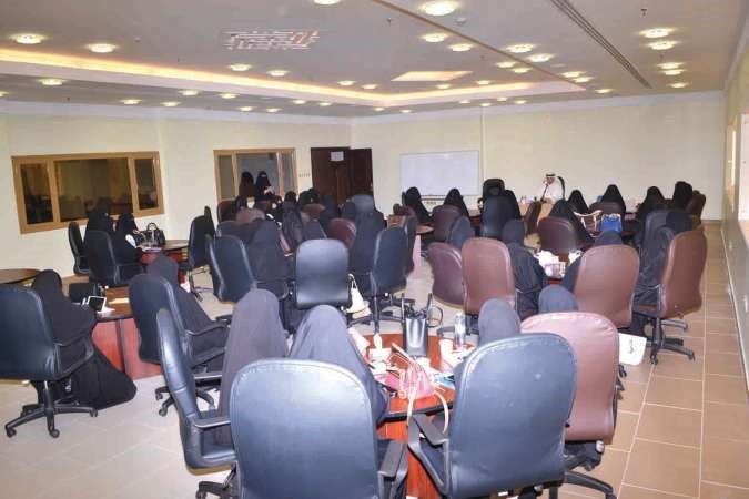 3 جانب من المشاركات في الاجتماع