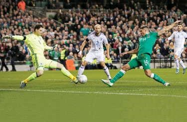 إيرلندا تنهي أحلام البوسنة وتتأهل إلى «يورو 2016»