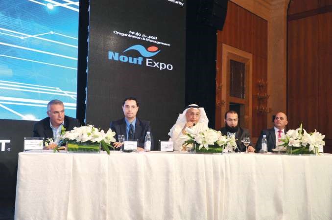 من اليمين مروان خلف واسامة عبدو وسعود الصبيح ونزار وفا وراي كافيتي	 قاسم باشا﻿