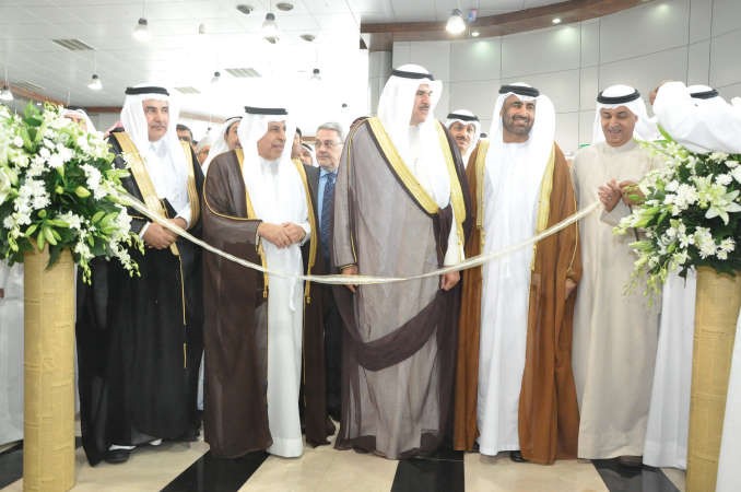 الشيخ سلمان الحمود يفتتح المعرض بحضور سفير السعودية د عبد العزيز الفايز وسفير الامارات رحمة الزعابي وم علي اليوحة	احمد علي﻿
