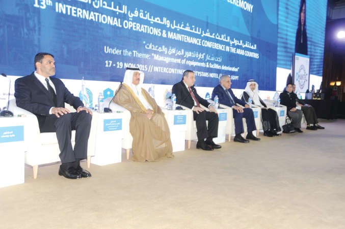 المتحدثون خلال افتتاح الملتقى﻿