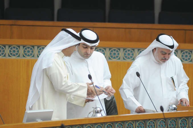 خليل الصالح وياسر ابل ودخليل عبدالله

