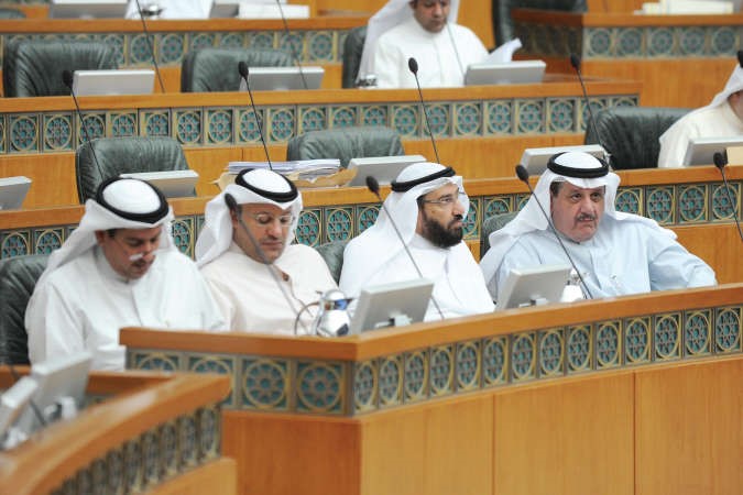 عيسى الكندري ودعلي العمير ودعلي العبيدي وممحمد الهدية
