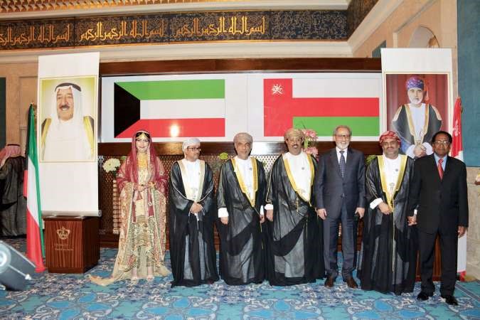 السفير غسان الزواوي يقدم التهنئة