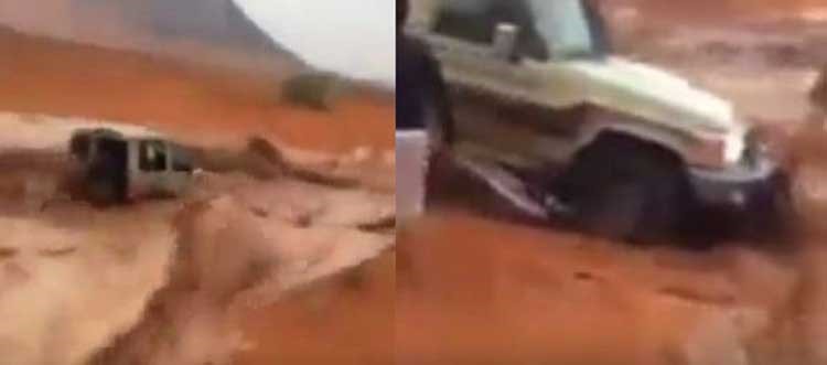 بالفيديو.. متهور سعودي يحاول عبور سيل جارف بسيارته.. شاهد ماذا حدث