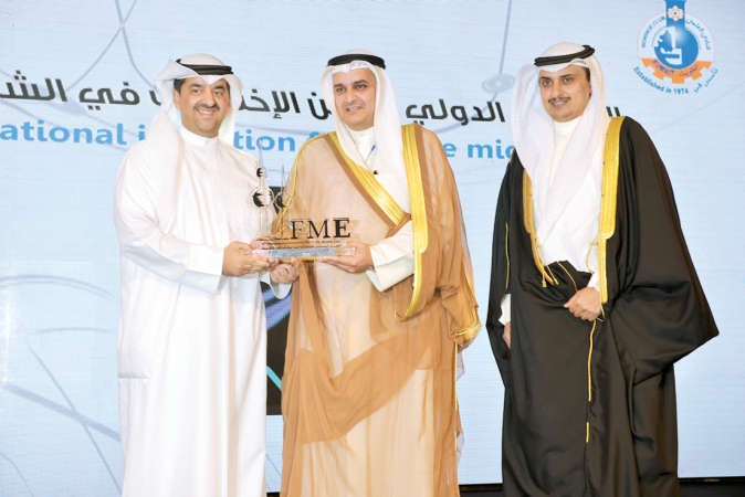 ماياد الخرافي وماحمد المنفوحي يكرمان زين﻿