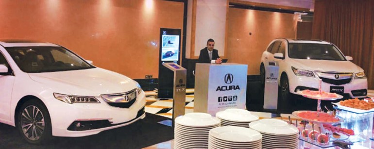 معرض ACURA داخل الفعالية

