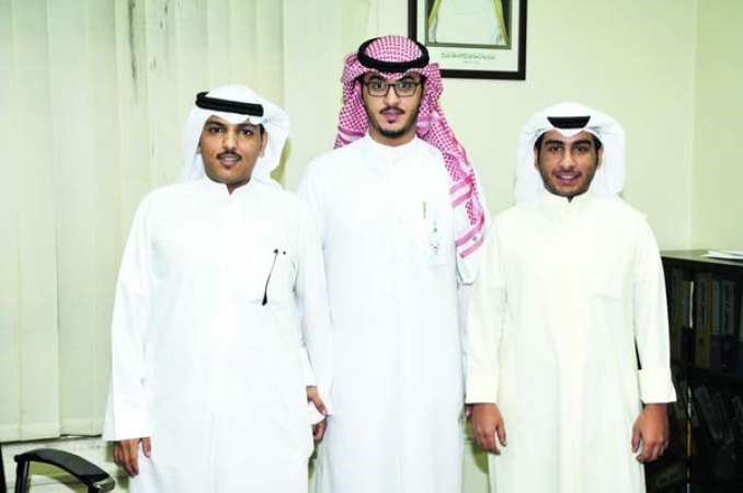رئيس اتحاد طلبة التطبيقي احمد الهطلاني ونائب رئيس الاتحاد خالد الحسيني وامين الصندوق عياد الجنفاوي﻿