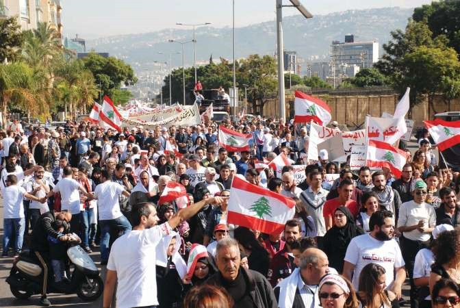 مسيرة للحراك الشعبي من المتحف لساحة الشهداء في ذكرى الاستقلال محمود الطويل