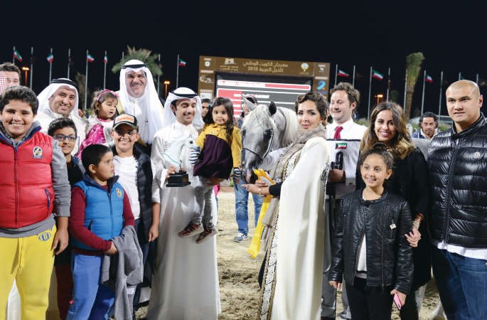 الشيخ سلمان الحمود والشيخة سارة الصباح يشاركان الفائزين افراحهممحمد خلوصي