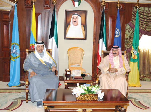 سمو ولي العهد الشيخ نواف الاحمد مستقبلا سمو رئيس مجلس الوزراء الشيخ جابر المبارك 