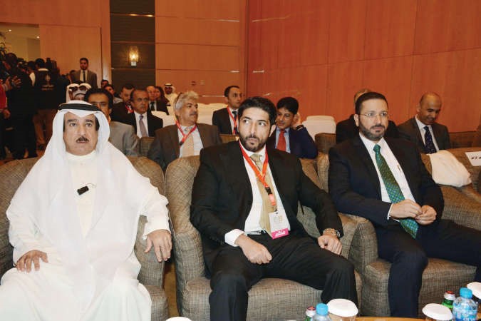 فيصل الدوسري في مقدمة الحضور 