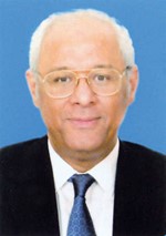 السفير ياسر عاطف