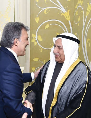 علي الغانم مستقبلا الرئيس التركي السابق عبدالله غول﻿