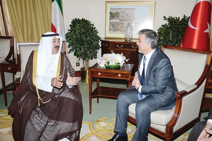 الرئيس عبدالله غول خلال لقائه مع الشيخ ناصر صباح الاحمد﻿