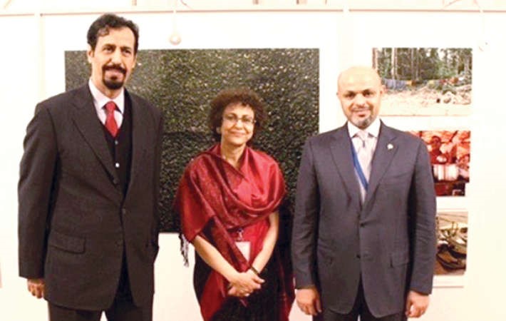 السفير الشيخ علي الخالد والمستشار نواف المهمل مع المديرة العامة﻿﻿لـ ايدلو ايرين خان﻿