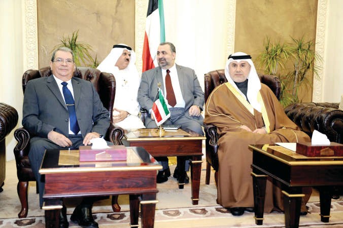 رئيس مجلس الامة بالانابة عبدالله التميمي خلال استقباله نائب رئيس جمهورية نيكاراغوا﻿
