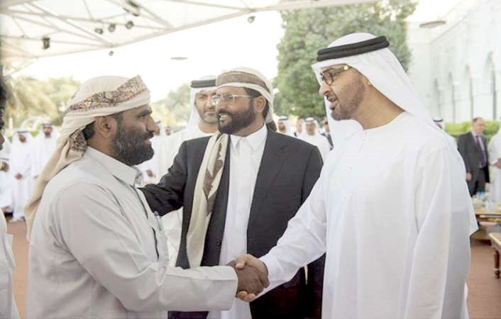 سمو الشيخ محمد بن زايد ال نهيان خلال استقباله شيوخ ووجهاء قبائل مارب امس الاولوام ﻿