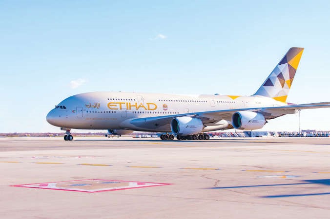 طائرة الاتحاد A380 تحط في مطار جون اف كينيدي الدولي في نيويورك