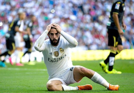 الاتحاد الإسباني يوقف إيسكو عقب طرد الكلاسيكو