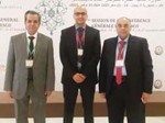 دهيثم الاثري وفيصل المقصيد وداحمد العنزي خلال مشاركتهم في المؤتمر