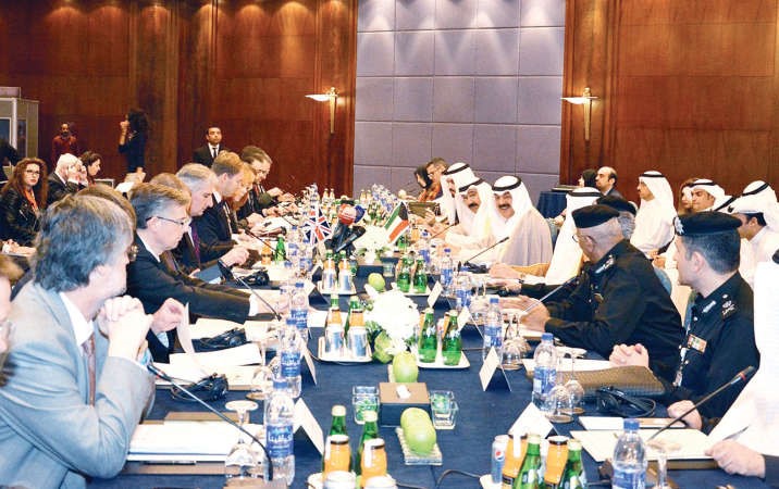 نائب وزير الخارجية خالد الجارالله وقيادات الوزارة خلال اجتماعات مجموعة التوجيه المشترك الكويتيةالبريطانية