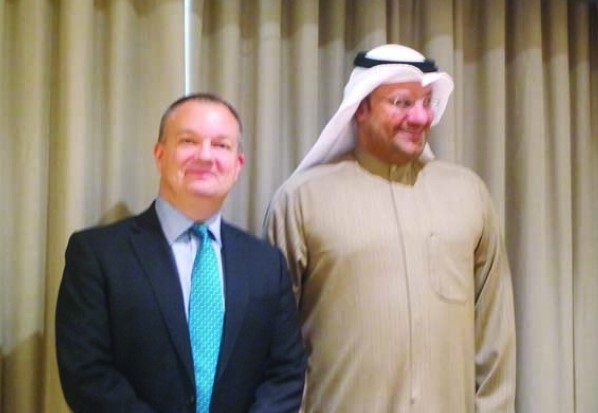 د علي العبيدي والسفير البريطاني ماثيو لودج