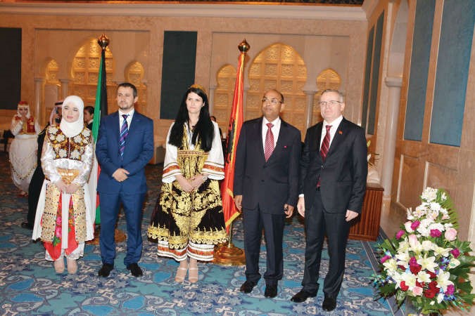 السفير الهندي مهنئا﻿