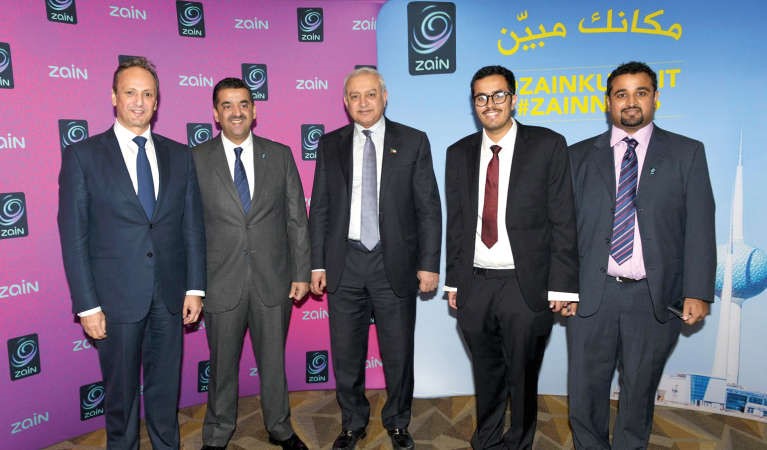 وزير التربية ووزير التعليم العالي دبدر العيسى وسفيرنا لدى الولايات المتحدة الشيخ سالم العبدالله لدى زيارتهما جناح زين