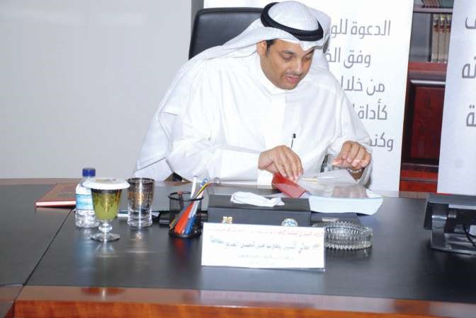 يعقوب الصانعخلال الاجتماع ﻿