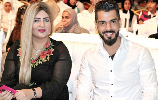 محمد الصراف مع رهف في احد الملتقيات الفنية
