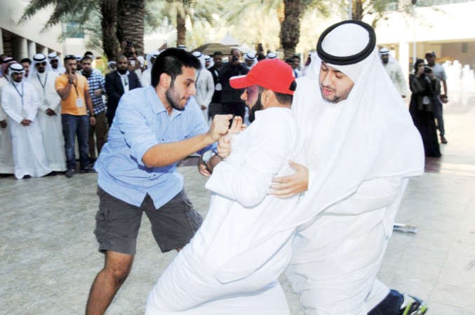 الشباب ضحية «خزة ونظرة» ولا عزاء للتعقل