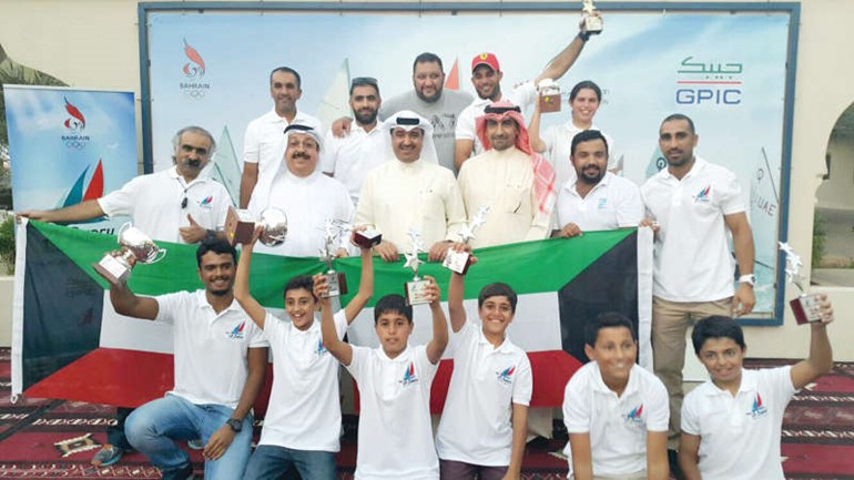 الفودري والجهازان الاداري والفني وابطال المنتخب﻿