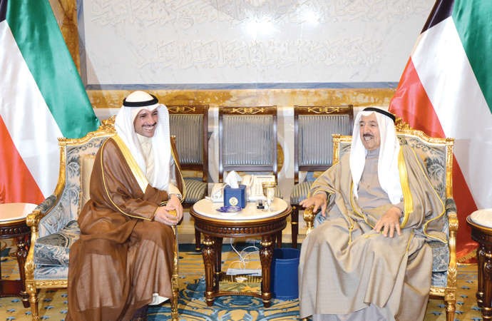 صاحب السمو الامير الشيخ صباح الاحمد مستقبلا رئيس مجلس الامة مرزوق الغانم