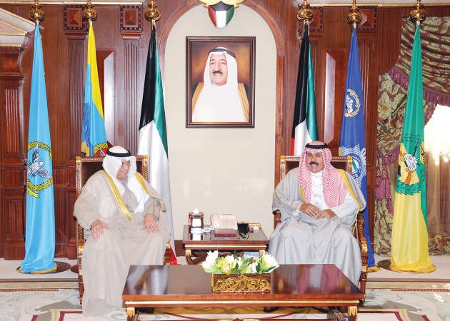 سمو ولي العهد الشيخ نواف الاحمد مستقبلا الشيخ خالد الجراح﻿