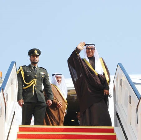 ممثل صاحب السمو الامير سمو رئيس مجلس الوزراء الشيخ جابر المبارك مغادرا الى باريس
