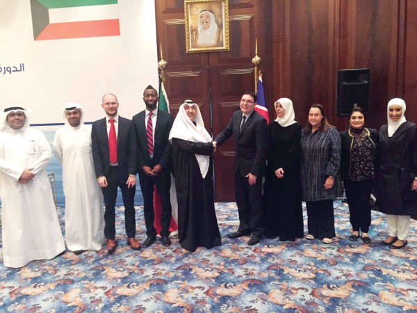 الجانبان الكويتي والبريطاني خلال الاجتماع 