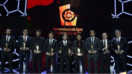 بالصور .. برشلونة ينال نصيب الأسد في حفل توزيع جوائز الليغا