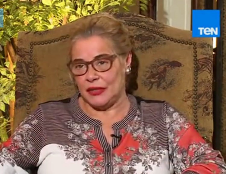بالفيديو.. مها أبو عوف: بيتنا كان فيه عفريت وكان يخترق الحائط ويساعدنا في الأعمال المنزلية!