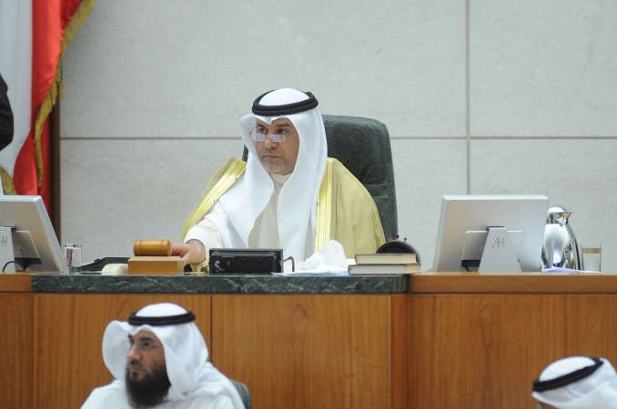 عبدالله التميمي مترئسا جانبا من جلسة امس
﻿