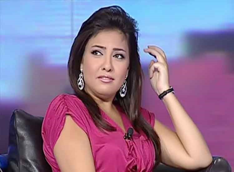 بالصور.. مي كساب: جوزي كان بيذلني.. والجزمة حلت المشكلة