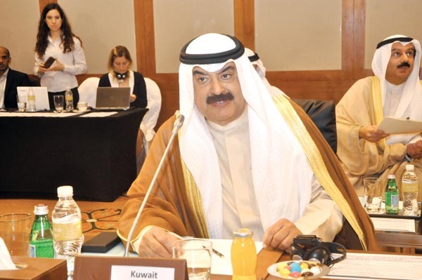 خالد الجارالله خلال الاجتماع 	احمد علي