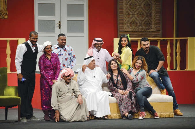 الفنان القدير سعد الفرج في مشهد مع فريق عمل الطمبور انور الكندري